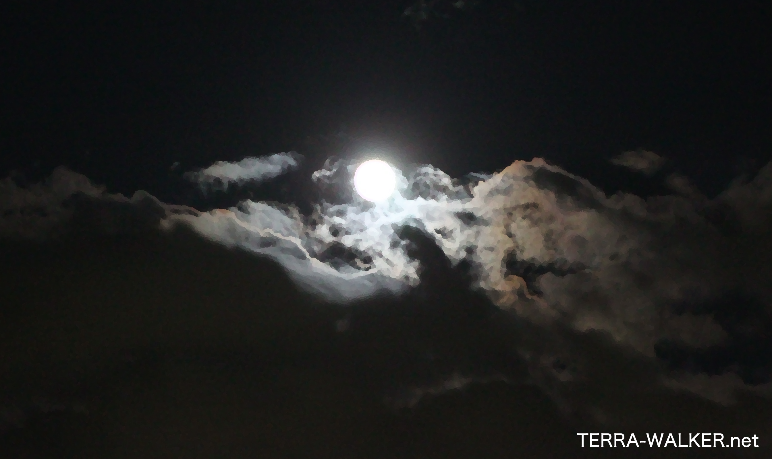 [曇りときどき、吸魂]神都上空に謎の黒雲が出現。魂を喰らう恐れあり。｜TERRA-WALKER